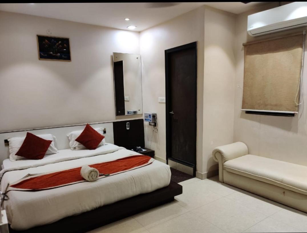 Hotel Sanjay Galaxy,Kānpur Exterior photo